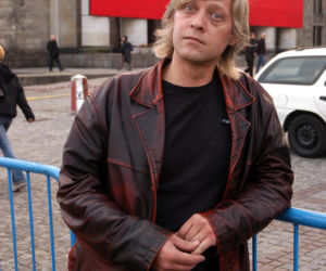 Pamiętacie jego długie włosy? Tak przez lata zmieniał się Artur Gadowski, lider legendarnej Iry