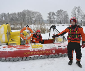 Gdy załamie się lód. Co robić, by uratować siebie lub kogoś, gdy wpadnie do wody?