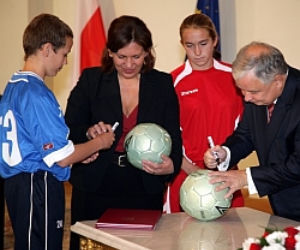 Podpisanie ustawy o EURO