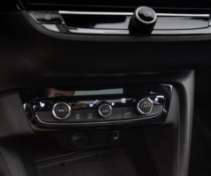 Peugeot 208 Allure vs Opel Corsa Elegance
