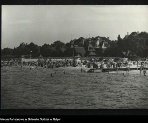 Golizna na plaży w czasch PRL
