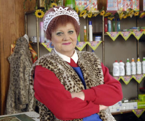 Małgorzata Rożniatowska w wieku 75 lat założyła suknię ślubną