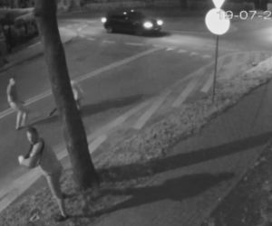 Bójka na środku ulicy w Zabrzu. W ruch poszły pięści, pałki i kije [WIDEO]