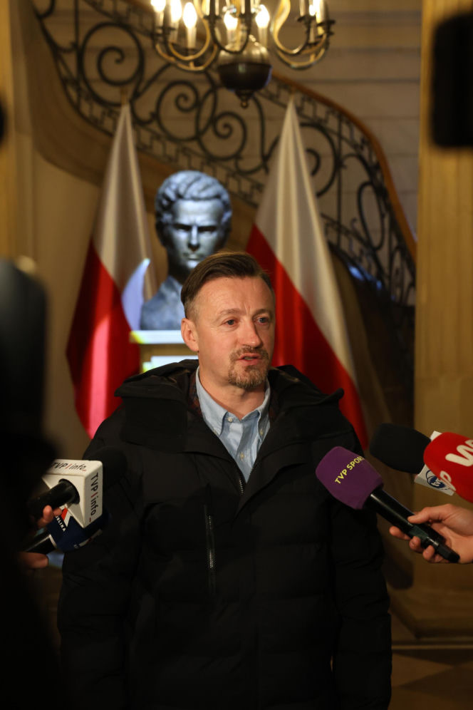 Afera przed IO. Piesiewicz i Małysz przyjechali do ministra sportu