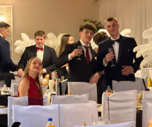 Studniówka pełna blasku i emocji! Tak bawili się maturzyści II LO w Bydgoszczy [ZDJĘCIA]