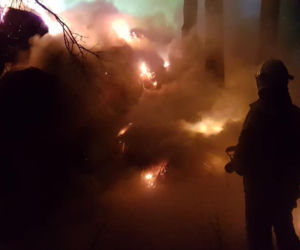 Sokólscy policjanci zatrzymali 50-latka podejrzanego o podpalenie 70 bel słomy na terenie gminy Suchowola