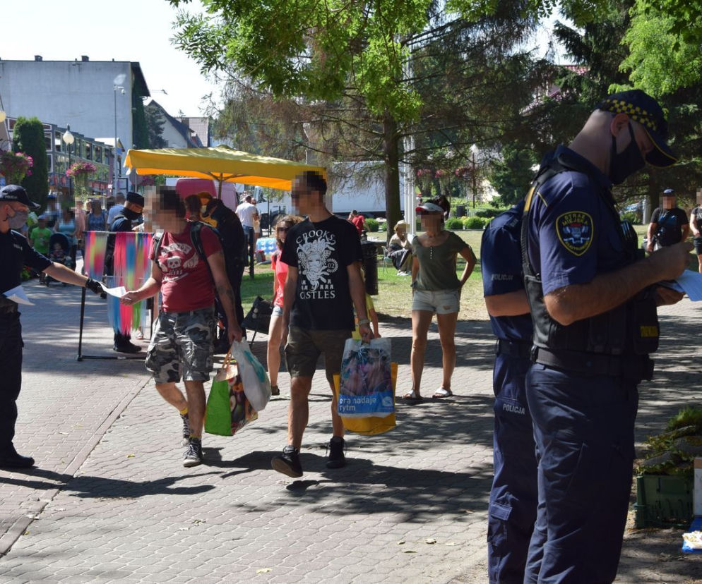 W tym kurorcie KPIĄ Z KORONAWIRUSA! Wkracza policja i sanepid [ZDJĘCIA]