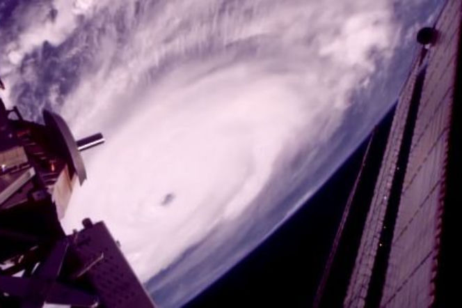 Huragan Irma live - zobacz jak pogodowy kataklizm wygląda na żywo! 