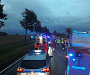 Koszmarny wypadek na DK 10! Auto przewożące lodówki wylądowało w rowie! [ZDJĘCIA] 