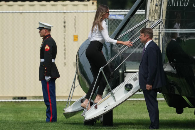 Trump obsypuje młode asystentki pieniędzmi! "Na Święta"