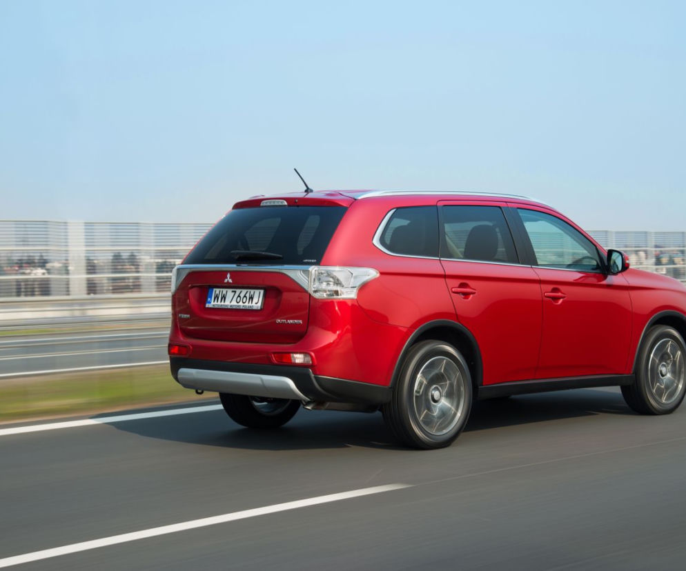 Mitsubishi Outlander 2014 - odświeżony SUV z Japonii już w salonach