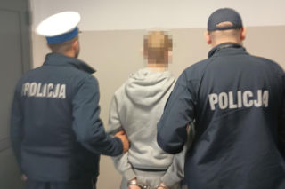 15-latek sterroryzował nożem młodszego kolegę! Koszmar pod Płockiem