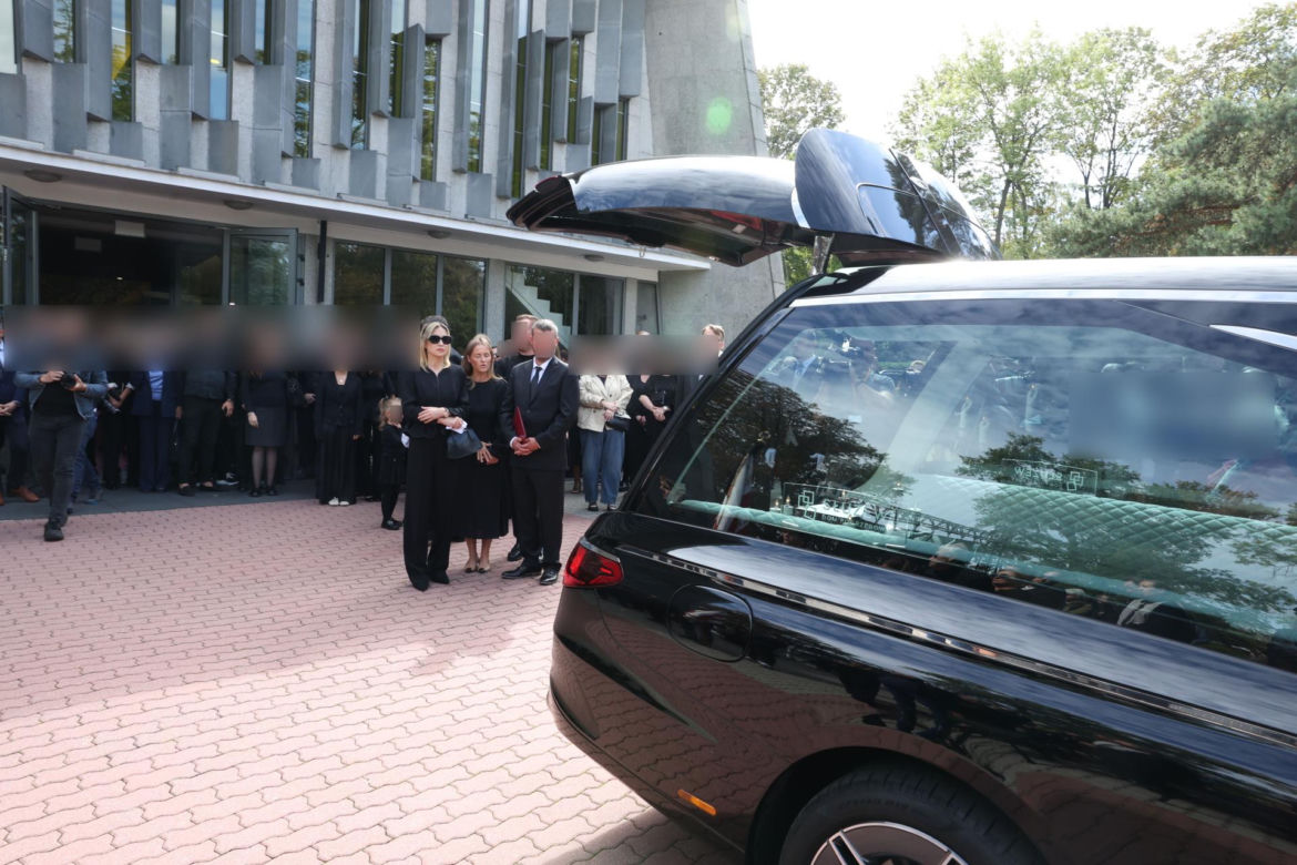 Tak pożegnały Jana Frycza córka i wnuczka. Trudno się nie rozpłakać