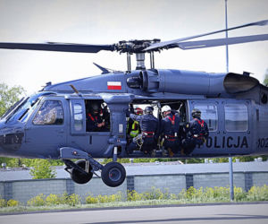 Lublin: Policyjny helikopter krążył nad miastem. Poważne działania policyjnych komandosów 
