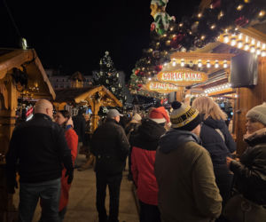 Miasto rozbłysło świąteczną magią! Tłumy na wielkim otwarciu Bydgoskiego Jarmarku Świątecznego