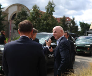 Cezary Kulesza wita Gianniego Infantino