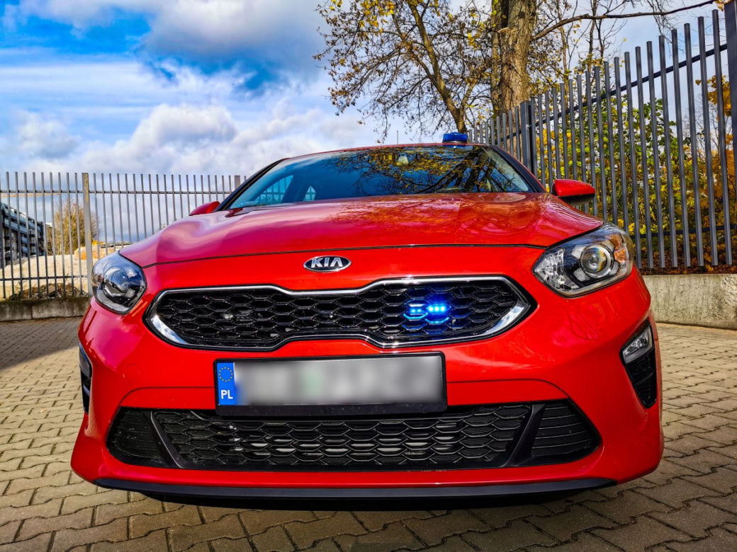 Nieoznakowany radiowóz Kia Ceed