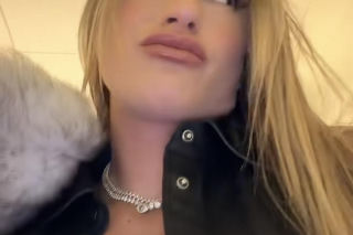 Aryna Sabalenka z głębokim dekoltem