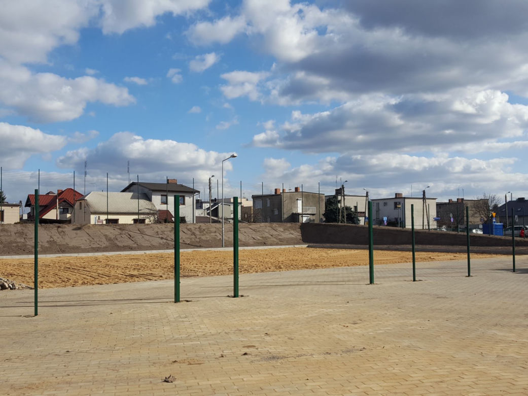 W Lesznie będzie można pograć w siatkówkę plażową. Boiska budowane są na Zatorzu