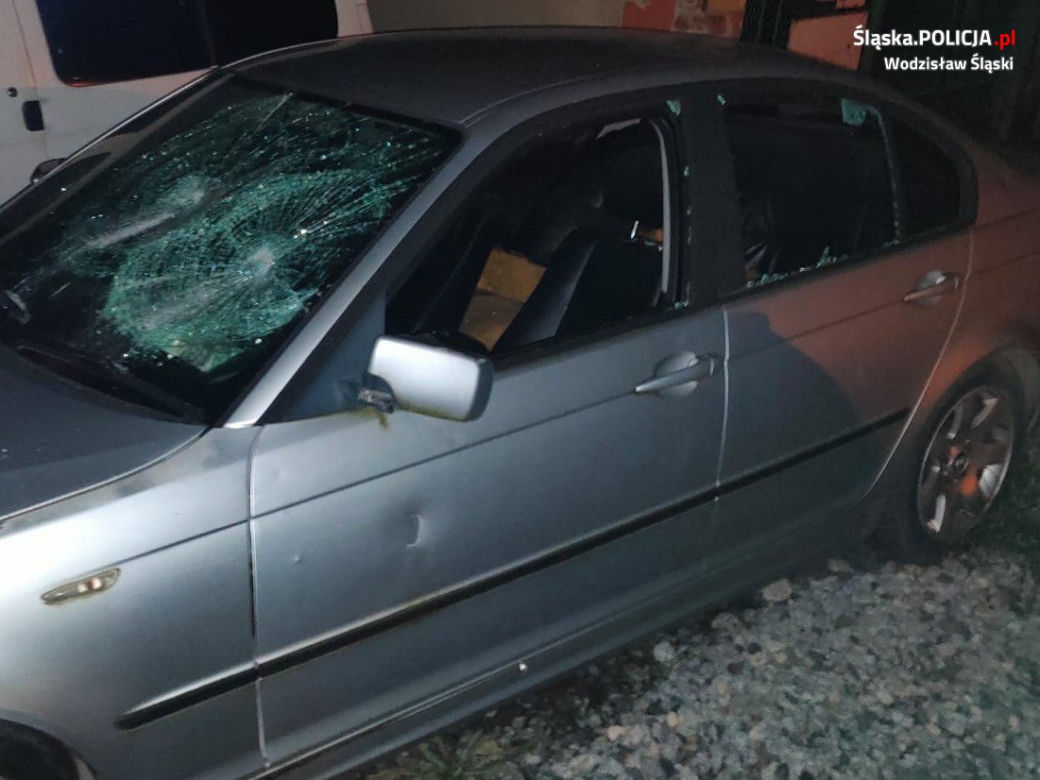 Thor z Raciborza biegał z młotem i rozwalał samochody. Zrobił to w obronie honoru swojej byłej