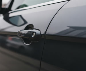 Kradzieże samochodów w Warszawie. Jakiej marki najbardziej brakuje na ulicach stolicy?