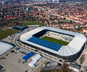 Budowa stadionu w Szczecinie. Dach już gotowy