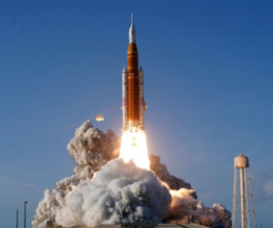 Chwile grozy kosmonautów lecących w stronę Księżyca! Dostali niepokojącą wiadomość