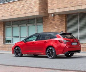Toyota Corolla TS Kombi GR Sport 2.0 Hybrid 180 KM e-CVT 