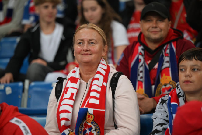 Tak kibice Wisły Kraków bawili się na trybunach. Znajdź się na zdjęciach
