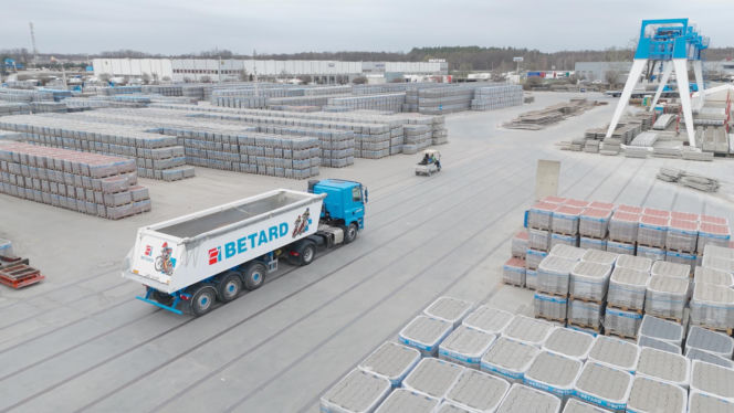 Maciej Janowski porzucił motocykl dla 10-tonowej bestii! Groziła mu praca na etacie