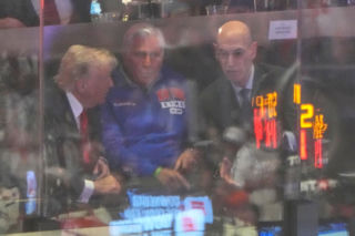 Trump wygwizdany przez kibiców na meczu finałowym NBA w Nowym Jorku, wcześniej zasnął