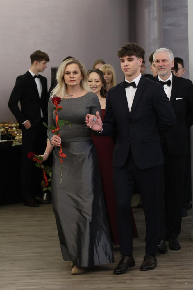 Barbara Nowacka na studniówce