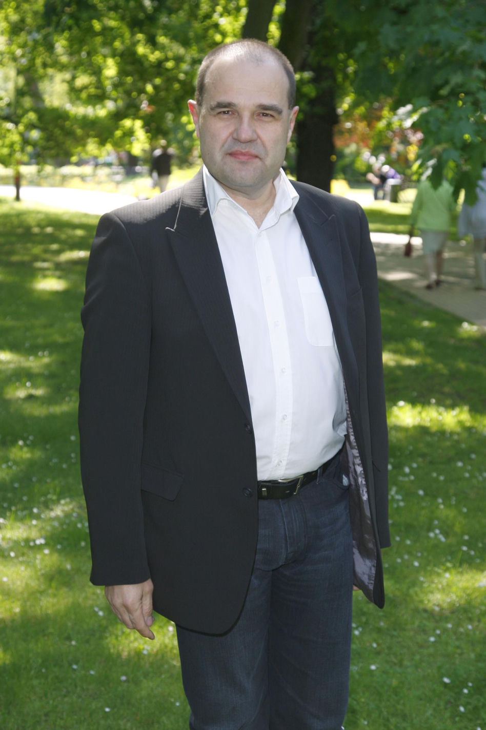 Tak się zmienił Cezary Żak. Wygląda jak bezdomny