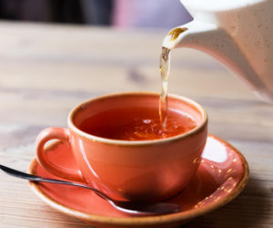 Dwa popularne napoje „na metabolizm”. Jeden ma wyraźną przewagę