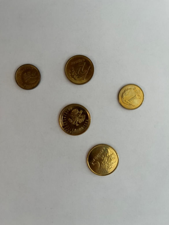 Przyjrzeliśmy się z bliska groszówkom i oniemieliśmy. Złota reguła, na pewno o tym nie wiedziałeś!