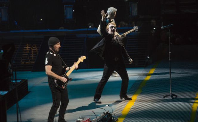 U2 - koncerty. Retransmisja koncertu z Paryża, listopad 2015