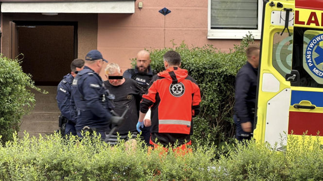 Zabarykadował się w łazience z nożem. Na warszawskiej Woli znaleziono ciało 67-letniej Ewy