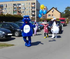 Policja rozweselała dzieci na kwarantannie