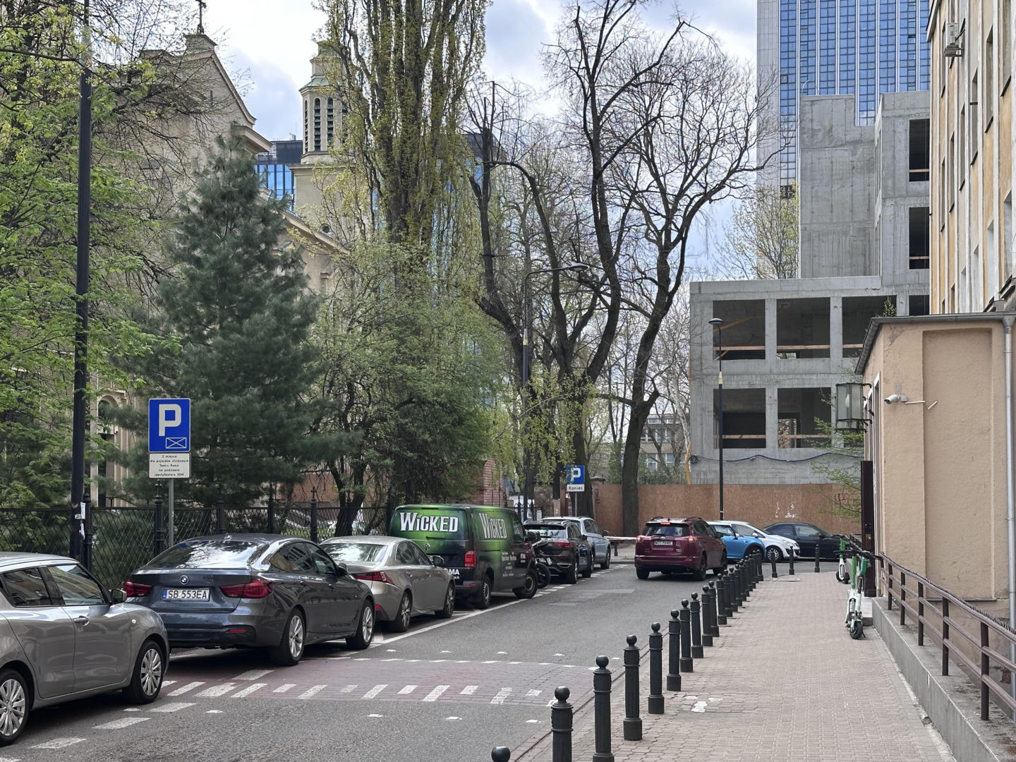 Plebania na zlikwidowanym cmentarzu Świętokrzyski w Warszawie