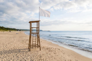 Sinice Międzyzdroje. Czy w Międzyzdrojach można się kąpać 29.08? Flaga, warunki pogodowe