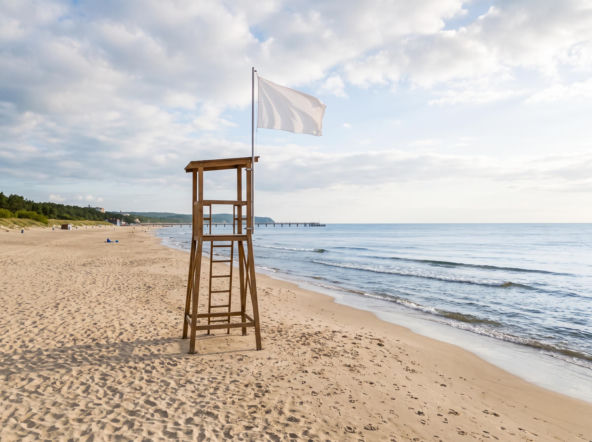 Sinice Międzyzdroje. Czy w Międzyzdrojach można się kąpać 29.08? Flaga, warunki pogodowe
