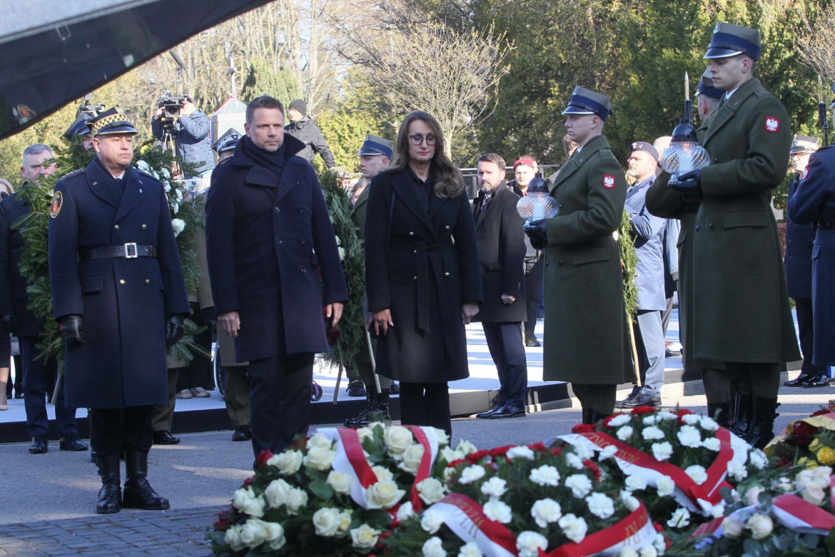 Obchody 16. rocznicy katastrofy smoleńskiej. Powązki