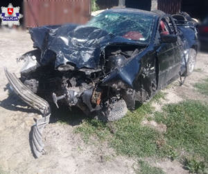 Rozbili BMW i rozeszli się do domów. Po dwóch dniach do szpitala zgłosił się pasażer z ciężkimi obrażeniami