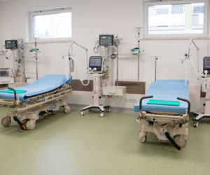 Szpital powiatowy w Łapach. W placówce otwarto nową część zabiegową [ZDJĘCIA]