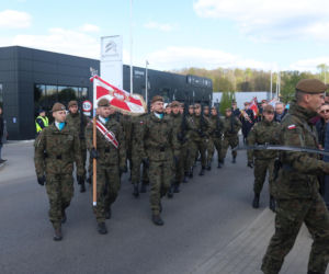 Polacy żegnają Łukasza Litewkę. Kondukt żałobny
