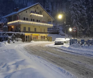 Zapomnij o Zakopanem! Ta wieś na Dolnym Śląsku zimą zamienia się w bajkową krainę