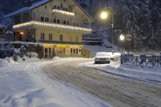 Zapomnij o Zakopanem! Ta wieś na Dolnym Śląsku zimą zamienia się w bajkową krainę