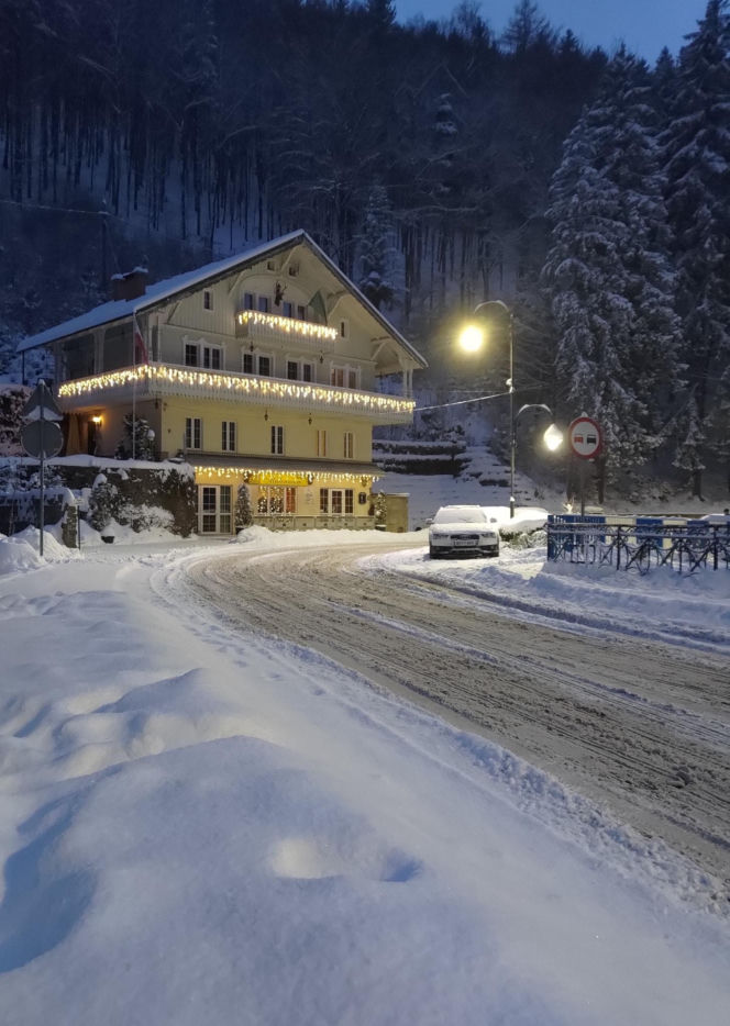 Zapomnij o Zakopanem! Ta wieś na Dolnym Śląsku zimą zamienia się w bajkową krainę