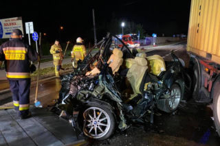 Makabryczny wypadek w Makowcu. Kierowca BMW zginął na miejscu 