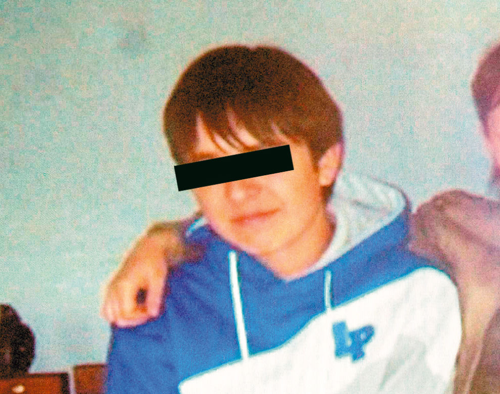 Dwaj zwyrodnialcy uwięzili 15-latkę w starej szopie i bestialsko torturowali